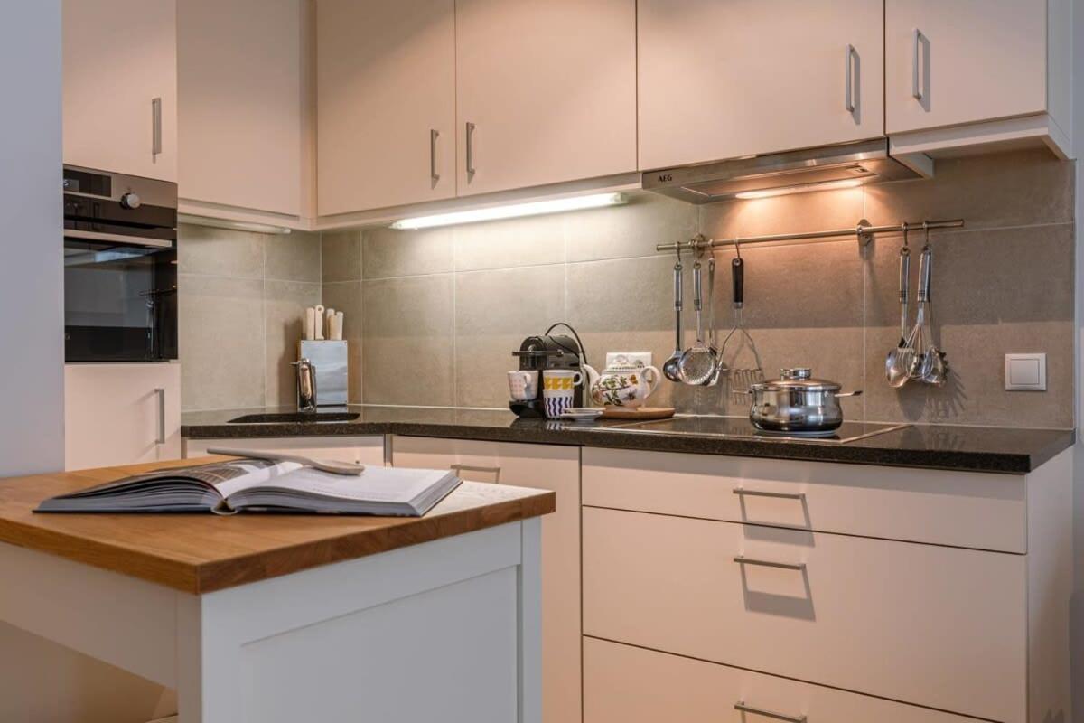 Huswell - Comfortable 2 Bedroom Apartment With Sea-View Knokke-Heist Exterior photo